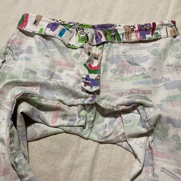 Carolina Blues Colorful Capris with Mid Century Illustrations | Stretch Cotton - Picture 8 of 10